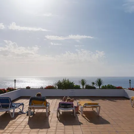 Exclusive Frontline One Bedroom شقة *